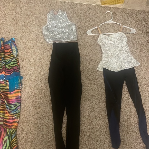 Girls dance costumes - Picture 3 of 4